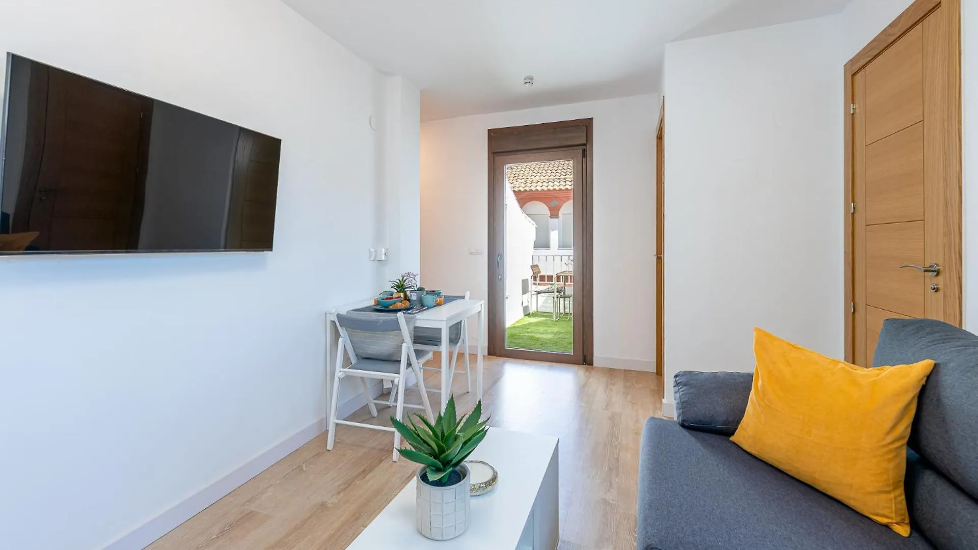 797 Holiday Rentals- Carrasco Beach 2 Torremolinos 0*,  Spanien